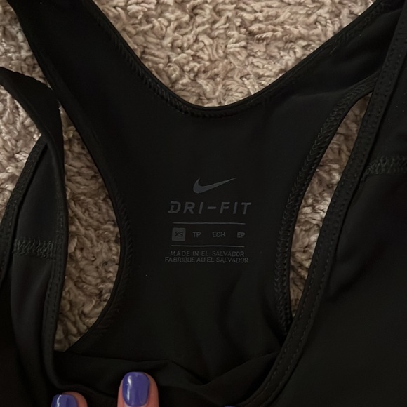 Dri-fit Nike tank - Picture 3 of 3